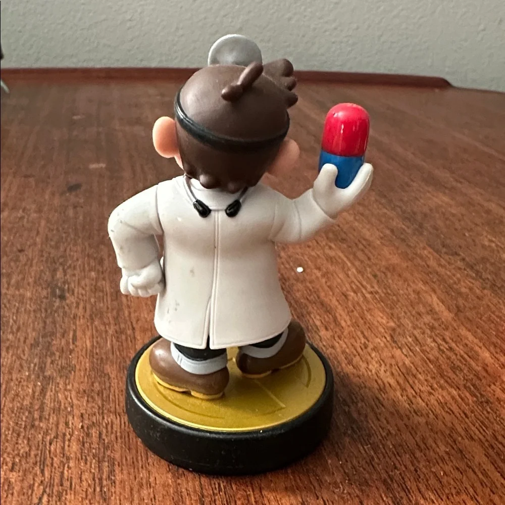 Nintendo Doctor Mario Amiibo & Super Mario Series Luigi Super Smash Bros Series